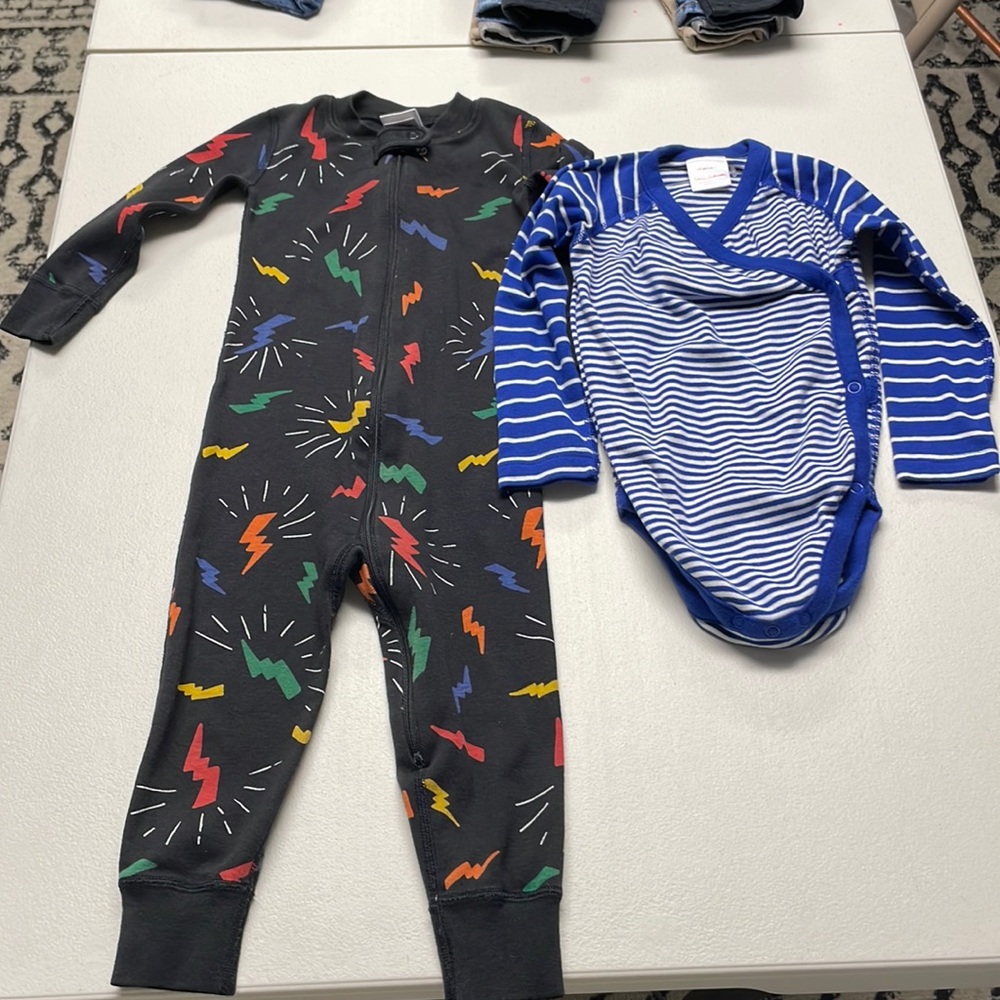 Hanna Anderson pajamas 2 toddler (buying both)